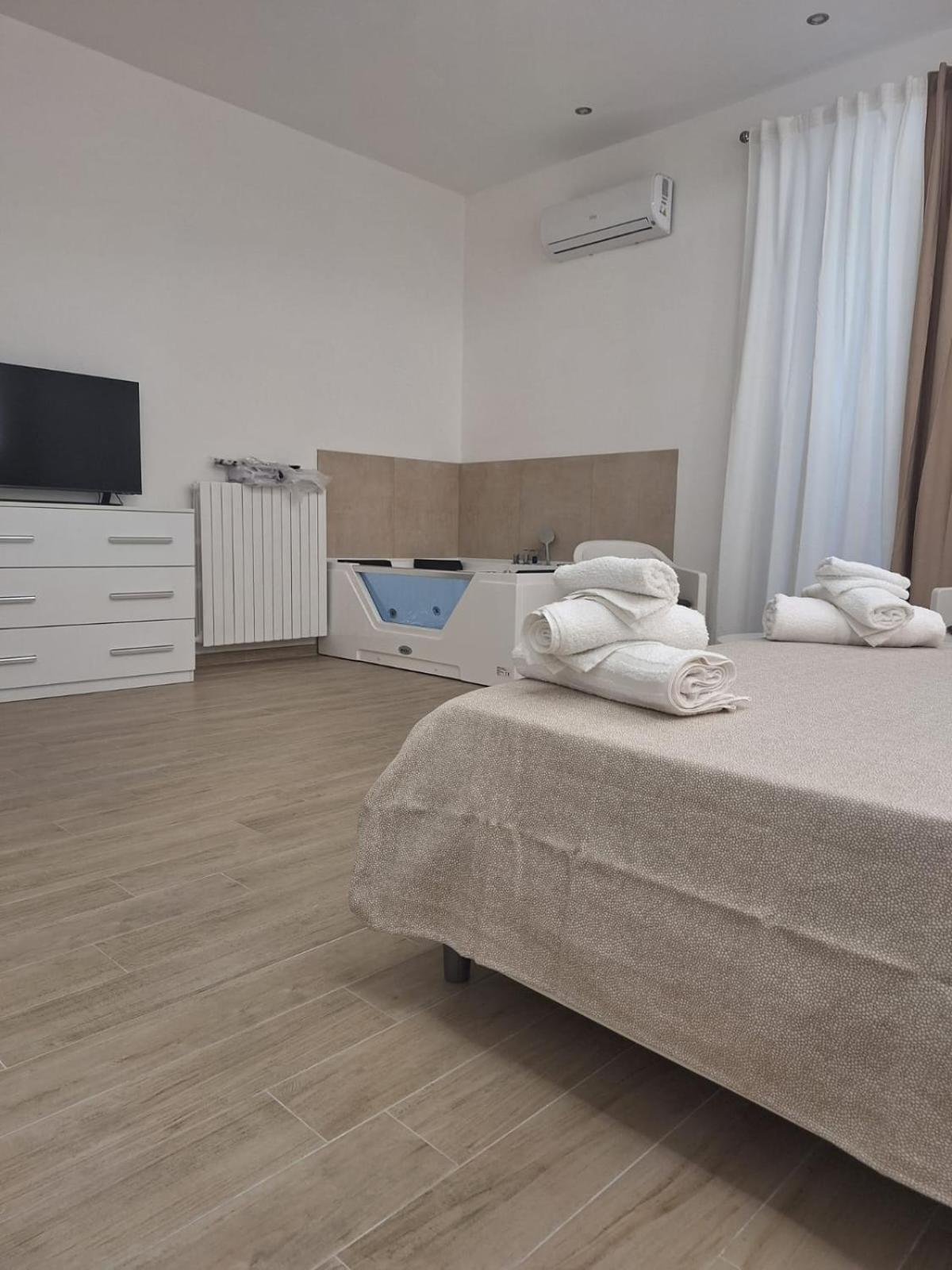 Bed E Suite Domar Brindisi Exterior photo