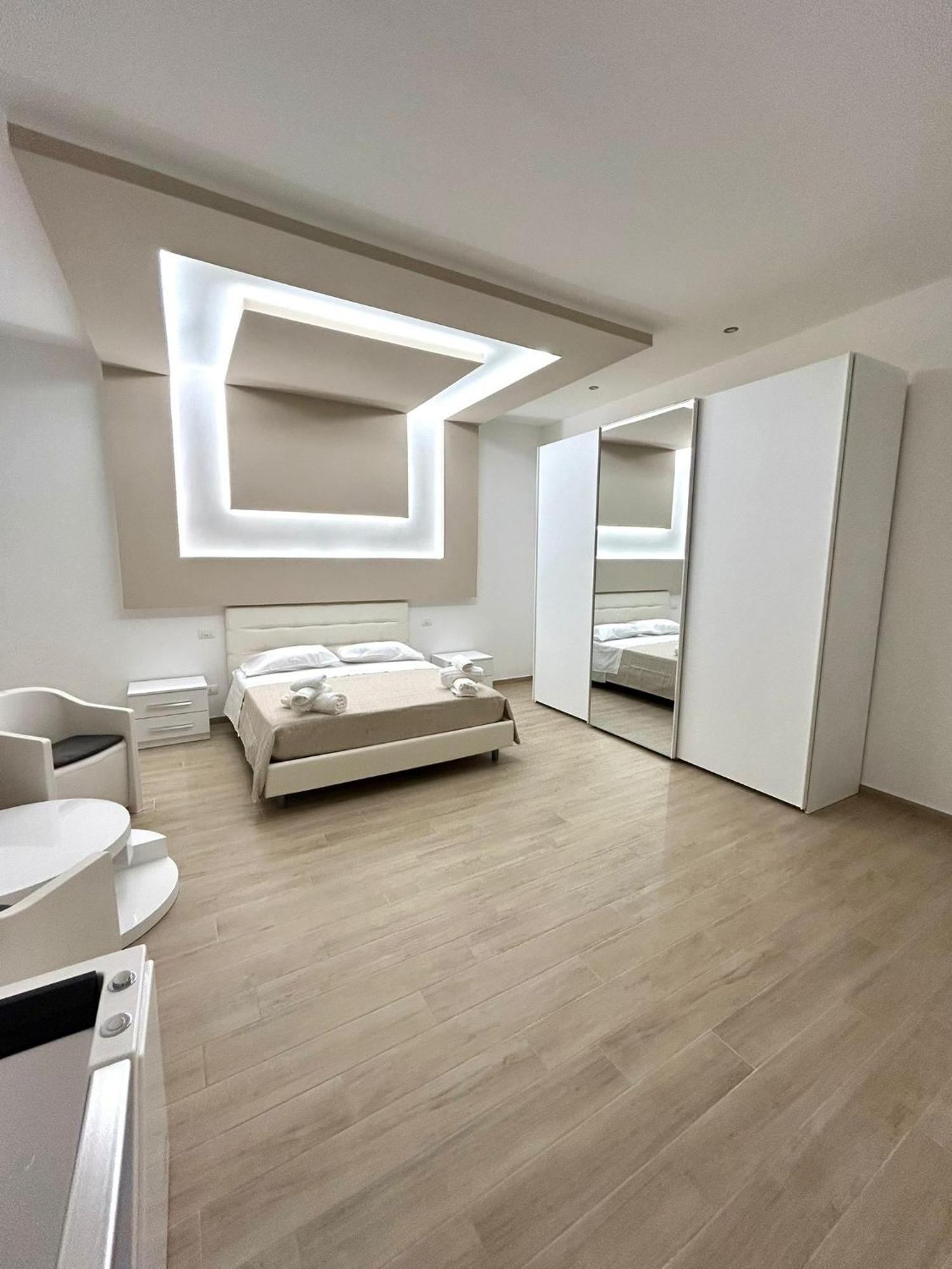 Bed E Suite Domar Brindisi Exterior photo
